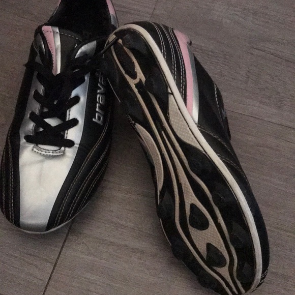 Soccer cleats - Picture 3 of 3